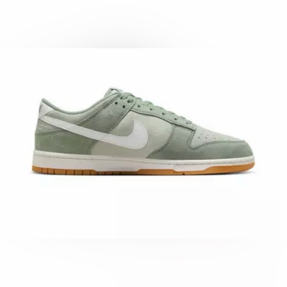 Nike Dunk Low - Green and White Sneakers